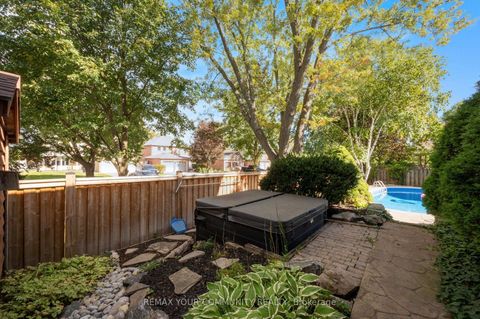 Photo 39 at 25 Albery Crescent, Aurora Highlands, Aurora