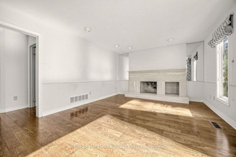 Photo 6 at 25 Cygnus Drive, Observatory, Richmond Hill