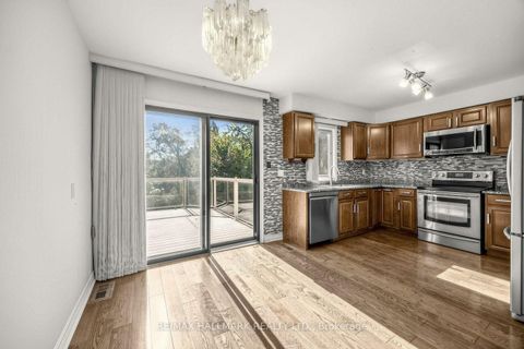 Photo 9 at 25 Cygnus Drive, Observatory, Richmond Hill
