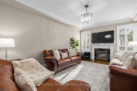 Photo 7 at 47 Berry Trail, Vellore Village, Vaughan