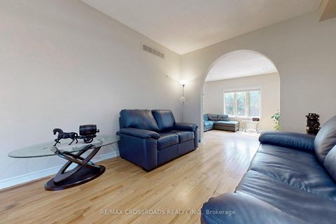 Photo 4 at 63 Baynards Lane, Mill Pond, Richmond Hill