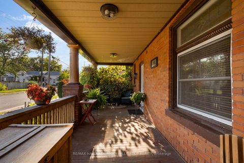 Photo 1 at 48 Brock Street, Sanford, Barrie