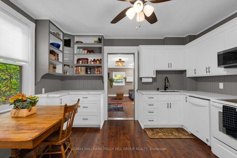 Photo 3 at 48 Brock Street, Sanford, Barrie