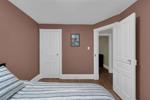 Photo 8 at 48 Brock Street, Sanford, Barrie