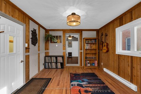 Photo 10 at 48 Brock Street, Sanford, Barrie