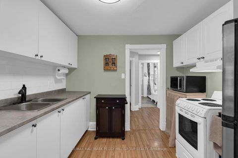 Photo 11 at 48 Brock Street, Sanford, Barrie