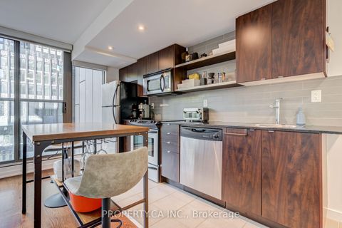 Photo 6 at 303 - 33 Lombard Street, Yonge Corridor, Toronto