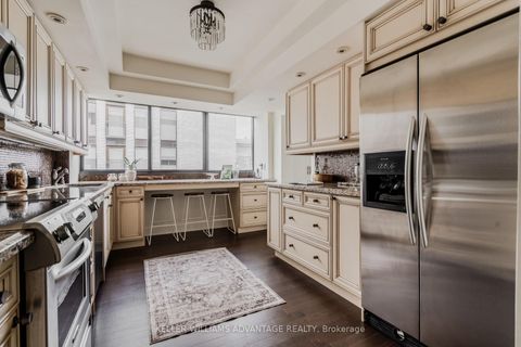 Photo 11 at 401 - 616 Avenue Road, Casa Loma, Toronto