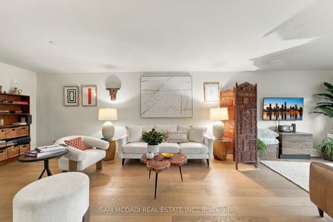 Photo 3 at 206 - 812 Burnhamthorpe Road, Markland Wood, Toronto