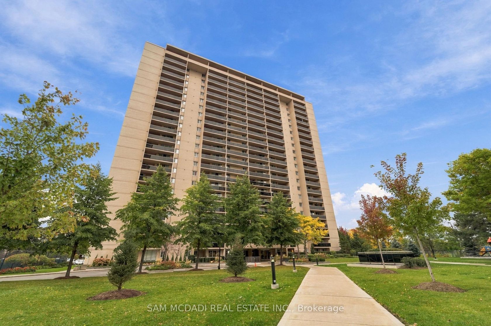 206 - 812 Burnhamthorpe Road, Markland Wood, Toronto photo number 2