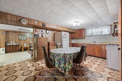 Photo 17 at 221 Elgin Mills Road W, Mill Pond, Richmond Hill