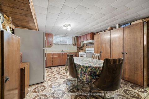 Photo 18 at 221 Elgin Mills Road W, Mill Pond, Richmond Hill