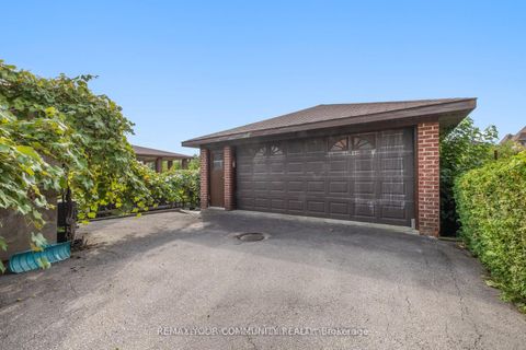 Photo 26 at 221 Elgin Mills Road W, Mill Pond, Richmond Hill