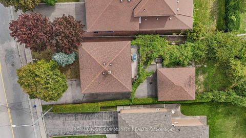 Photo 36 at 221 Elgin Mills Road W, Mill Pond, Richmond Hill