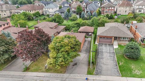 Photo 39 at 221 Elgin Mills Road W, Mill Pond, Richmond Hill