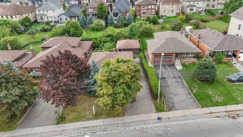Photo 41 at 221 Elgin Mills Road W, Mill Pond, Richmond Hill