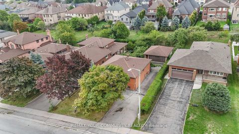 Photo 42 at 221 Elgin Mills Road W, Mill Pond, Richmond Hill