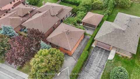 Photo 43 at 221 Elgin Mills Road W, Mill Pond, Richmond Hill