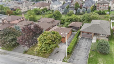 Photo 46 at 221 Elgin Mills Road W, Mill Pond, Richmond Hill