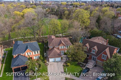 Photo 3 at 39 Crooked Stick Road, Glen Shields, Vaughan