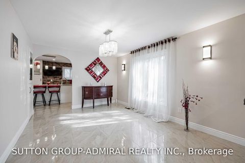 Photo 8 at 39 Crooked Stick Road, Glen Shields, Vaughan