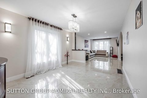 Photo 9 at 39 Crooked Stick Road, Glen Shields, Vaughan