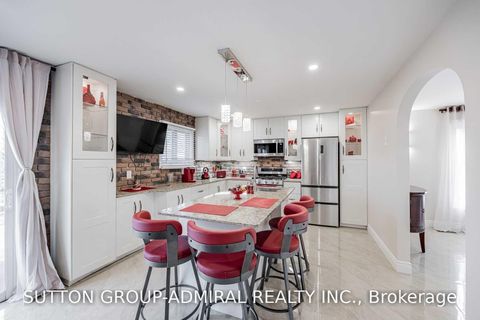Photo 10 at 39 Crooked Stick Road, Glen Shields, Vaughan