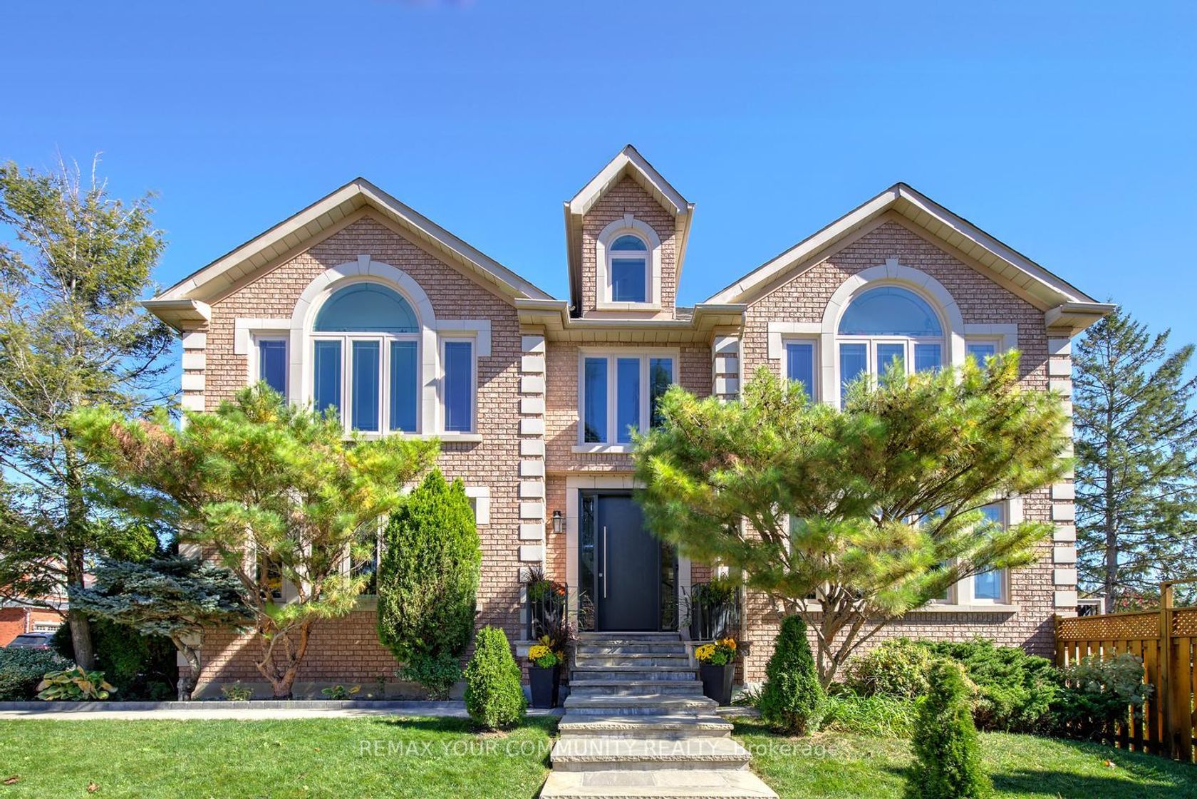 123 Hidden Trail Avenue, Mill Pond, Richmond Hill photo number 2