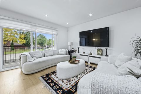 Photo 8 at 84 Aberdeen Avenue, East Woodbridge, Vaughan