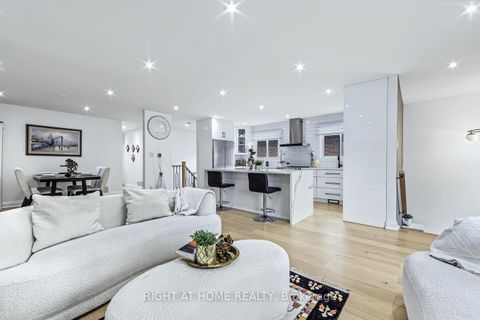 Photo 10 at 84 Aberdeen Avenue, East Woodbridge, Vaughan