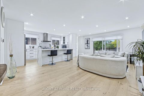 Photo 12 at 84 Aberdeen Avenue, East Woodbridge, Vaughan