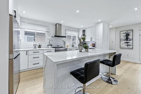 Photo 16 at 84 Aberdeen Avenue, East Woodbridge, Vaughan