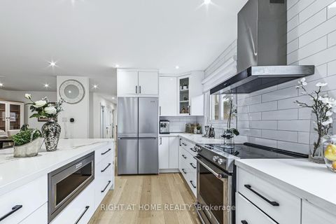 Photo 19 at 84 Aberdeen Avenue, East Woodbridge, Vaughan