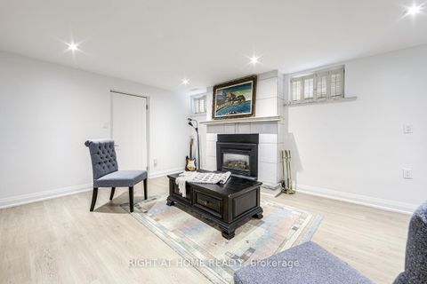 Photo 35 at 84 Aberdeen Avenue, East Woodbridge, Vaughan