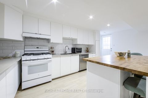 Photo 36 at 84 Aberdeen Avenue, East Woodbridge, Vaughan