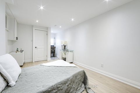Photo 40 at 84 Aberdeen Avenue, East Woodbridge, Vaughan