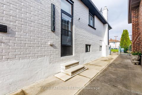 Photo 47 at 84 Aberdeen Avenue, East Woodbridge, Vaughan