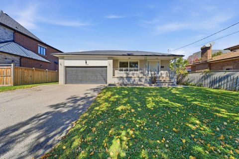 Photo 2 at 198 Weldrick Road W, North Richvale, Richmond Hill