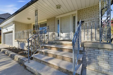 Photo 3 at 198 Weldrick Road W, North Richvale, Richmond Hill