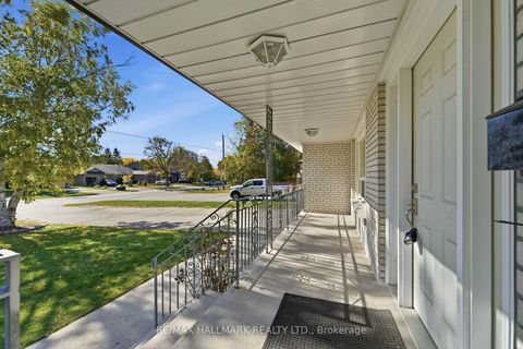 Photo 4 at 198 Weldrick Road W, North Richvale, Richmond Hill