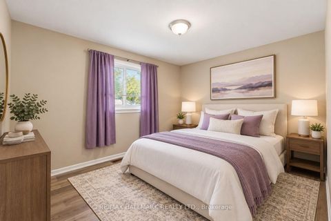 Photo 10 at 198 Weldrick Road W, North Richvale, Richmond Hill
