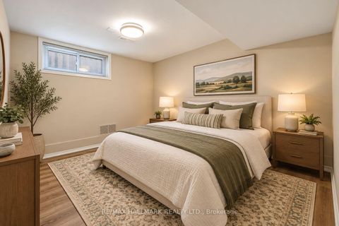 Photo 15 at 198 Weldrick Road W, North Richvale, Richmond Hill