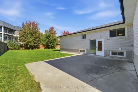 Photo 17 at 198 Weldrick Road W, North Richvale, Richmond Hill