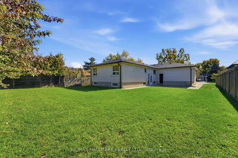 Photo 18 at 198 Weldrick Road W, North Richvale, Richmond Hill