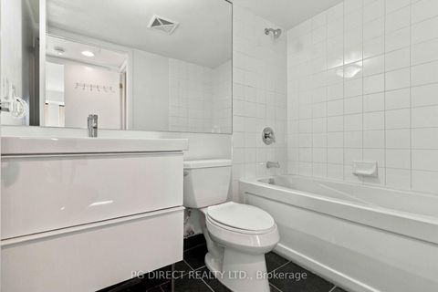 Photo 9 at 412 - 231 Fort York Boulevard, Niagara, Toronto