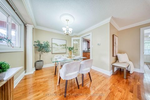 Photo 11 at 109 Swinton Crescent, Lakeview Estates, Vaughan