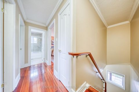 Photo 17 at 109 Swinton Crescent, Lakeview Estates, Vaughan