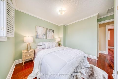 Photo 22 at 109 Swinton Crescent, Lakeview Estates, Vaughan
