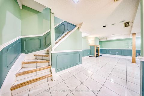 Photo 25 at 109 Swinton Crescent, Lakeview Estates, Vaughan