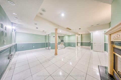 Photo 27 at 109 Swinton Crescent, Lakeview Estates, Vaughan